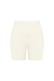 High-Waist Scallop Scrunch Short