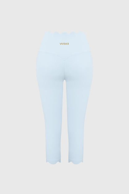 Scallop Scrunch Capri Legging
